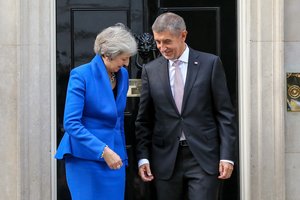 Išpuolis prieš buvusį Čekijos premjerą: užpultas per rinkimų kampanijos renginį, atsidūrė ligoninėje