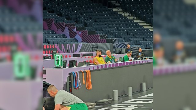 Rinktinės treniruotės vaizdai: po skaudžios traumos į areną nežengė R. Jokubaitis