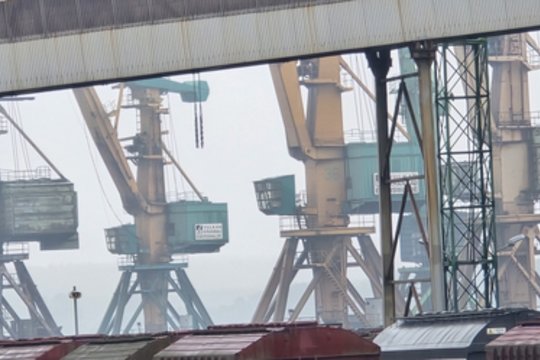 Klaipėdos jūrų uoste kilo gaisras – klaipėdiečiai perspėti dėl galimos oro taršos