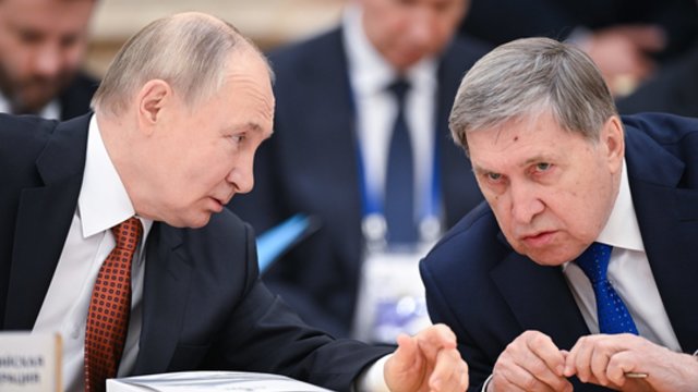 Kremliaus atstovas turi ką pasakyti D. Trumpui dėl kaltinimų sąmokslu: tikisi vieno