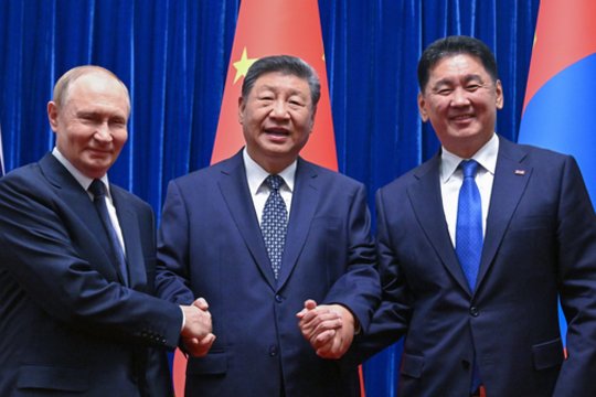 Rusijos ir Kinijos susitarimą vadina milžinišku lūžio tašku: parodė D. Trumpui jo vietą