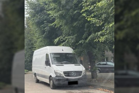 Kauno kriminalistai surado pavogtą mikroautobusą ir elektrinį dviratį