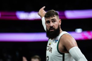 J. Valančiūnas siunčia griežtą žinutę dėl traumų: „Jeigu ieškosime sliekų – tai kaltinkim orą“