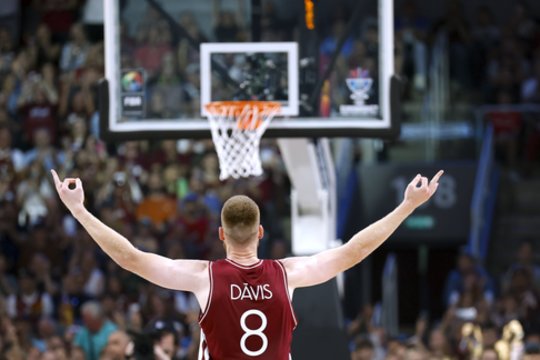 Potencialūs Lietuvos varžovai Europos čempionato aštuntfinalyje latviai sudaužė be pergalių likusią Čekiją