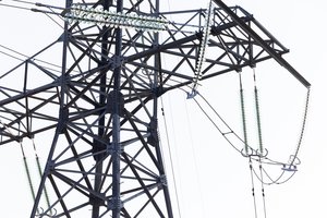 Ekspertas: dėl šiltų orų ir „EstLink 1“ jungties remonto rugsėjį gali kilti elektros kaina