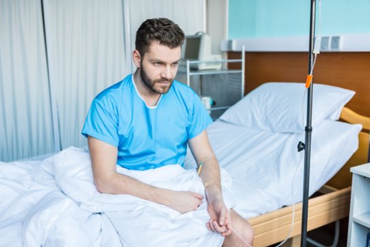  Po vėžio pasveikęs vyras jį slaugiusiai žmonai paruošė kitą baisią žinią