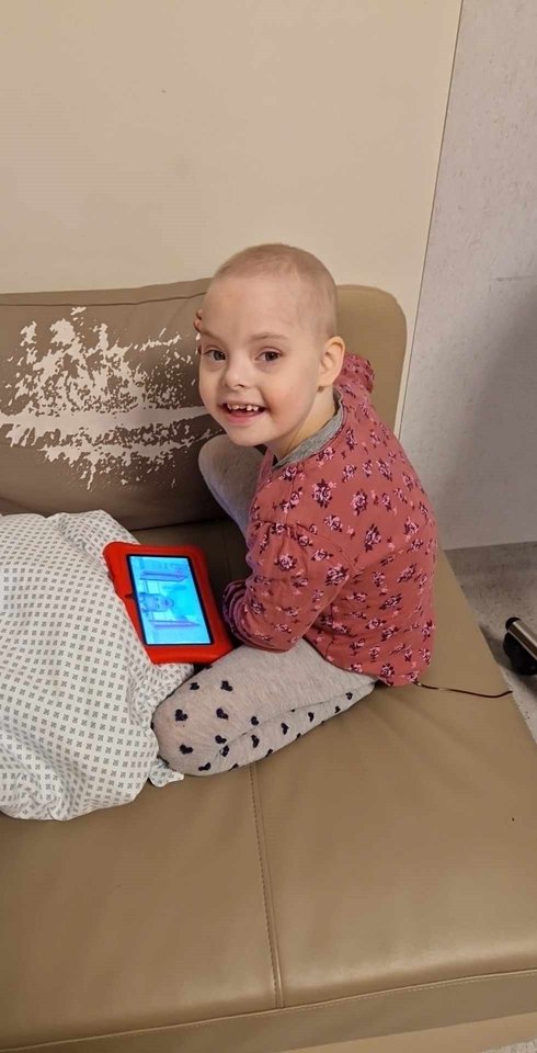 9-erių Auksė kovoja su onkologine liga.<br>Asmeninio archyvo nuotr.