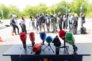 Už atsisakymą teikti žurnalistams informaciją siūlo numatyti iki 1 tūkst. eurų siekiančias baudas