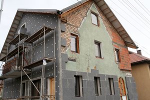 Gyventojai renovacijai skirtų iki 5 tūkst. eurų: paaiškino, kiek tokia investicija leistų sutaupyti