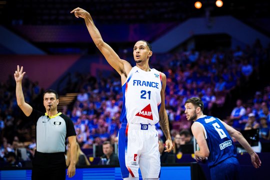 Varžovus sutalžę prancūzai islandus paliko be pergalių