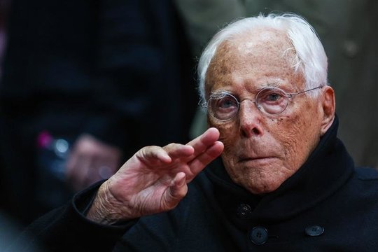 Mirė legendinis italų dizaineris Giorgio Armani