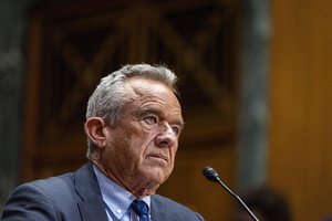 D. Trumpas užstojo R. F. Kennedy jaunesnįjį po įtempto svarstymo Kongrese