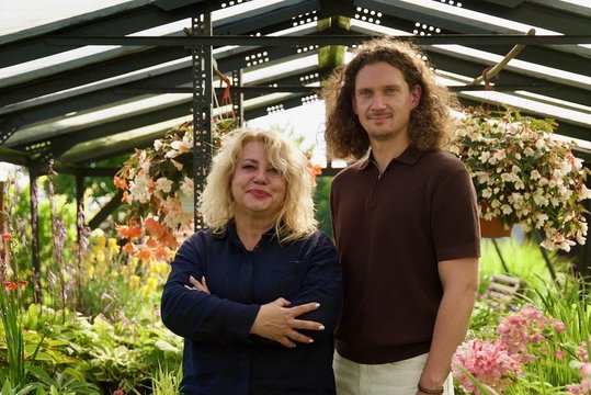 Naujame „Svajonių sodai“ sezone – staigmena žiūrovams: prie vedėjos A. Tubienės jungiasi jos sūnus 