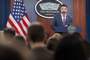 Pentagonas: virš JAV laivo praskrieję Venesuelos lėktuvai – „didelė provokacija“