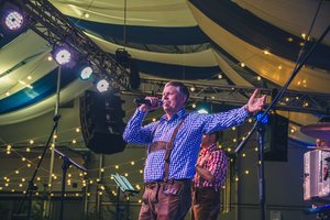 Kauno „Oktoberfeste“ – ne tik bavariškos melodijos, bet ir lietuviški šlageriai