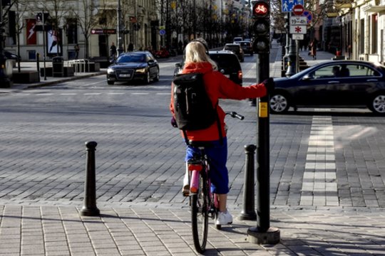 Užtenka vieno slystelėjimo, kad kelionė baigtųsi rimta trauma: pasakė, ką būtina turėti išvažiuojant į kelią