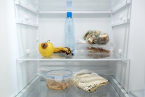 Šaldytuve neliks blogo kvapo: tereikia kelių paprastų produktų