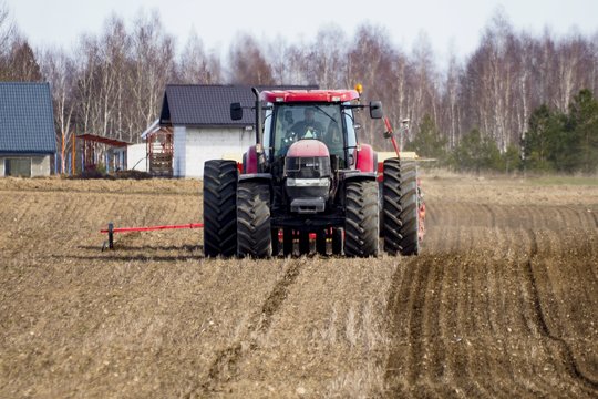 Lietuvos vidury nuomodami ir pardavinėdami valstybinę žemę susirinko trečdalį milijono