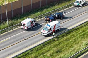 Magistralėje šalia Kauno – trys avarijos: vienoje iš jų susidūrė 7 automobiliai