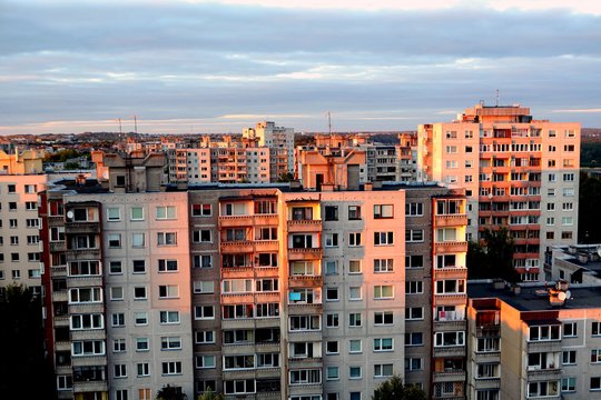 Gyvenantiems daugiabučiuose reikės atseikėti dalį pinigų šiems darbams: štai, kaip viskas vyks