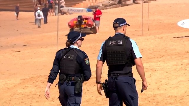 Pasiplaukiojimas banglente virto kraupia nelaime: Australijoje vyrą užpuolė ir pražudė ryklys