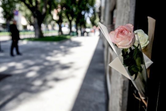 Milane – atsisveikinimas su mados legenda Giorgio Armani: pagerbti atvyko šimtai žmonių