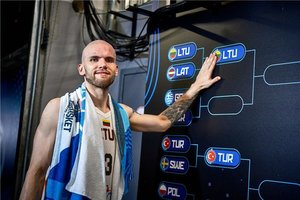 „Gulinčio nesinori spardyti“: latvio įžeidimo sulaukęs A. Velička po mačo jam rėžė atgal