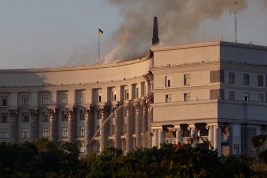 Po Rusijos atakos Kyjive – dūmai virš vyriausybės: užfiksavo vaizdus