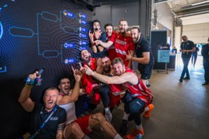 Prancūzams lagaminus sukrovę kartvelai šokinėjo iš laimės: „Svajonės išsipildymas“