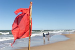 Palangos gelbėtojai prašo paplūdimiuose dalinti gelbėjimosi liemenes vaikams