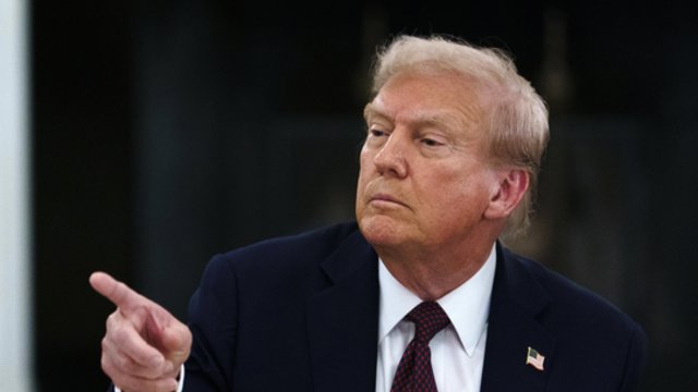 D. Trumpas ir toliau laikosi savo: skelbia apie planus pasikalbėti su V. Putinu ir kartoja, kad situaciją išspręs