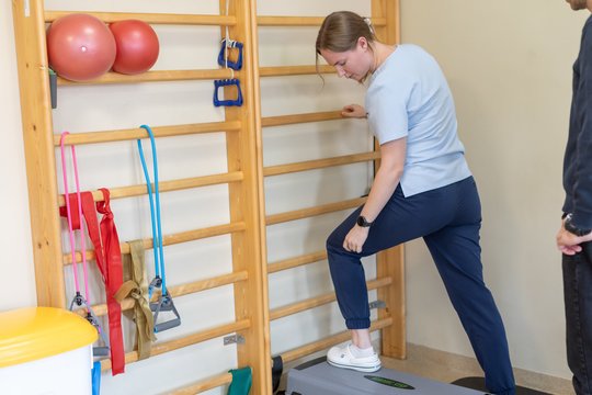 Gydymas judesiu ir masažai: išvardijo, kam priklauso ambulatorinė reabilitacija