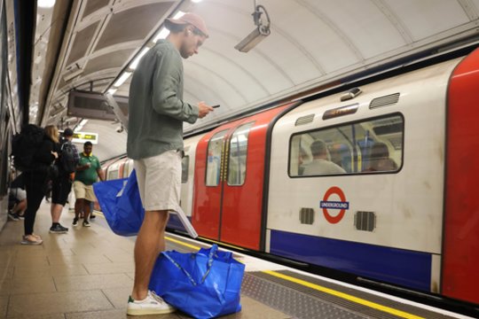 Londoną sukaustė streikas – metro darbuotojai masiškai nedirba, sutriko eismas