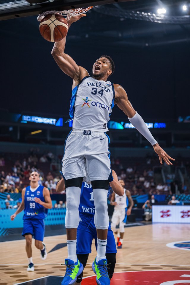Graikija kovojo su Izraeliu.<br>FIBA nuotr.