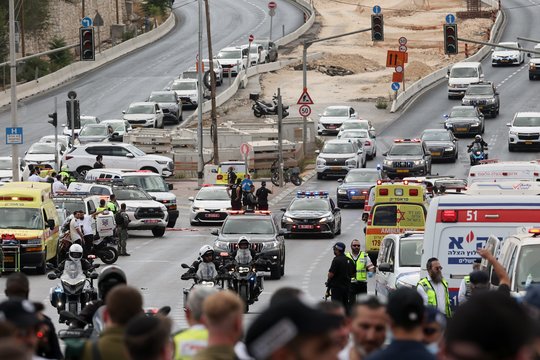 Ginkluoti palestiniečiai per išpuolį Rytų Jeruzalėje nušovė penkis žmones