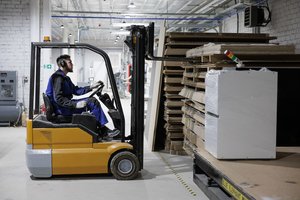 Rėžė negailestingai: keturių darbo dienų savaitė – ekonominė nesąmonė