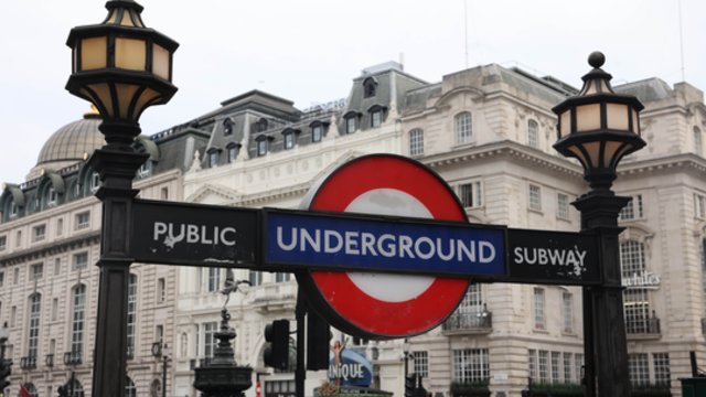 Vykstantiems į Londoną šiomis dienomis – svarbi žinia: laukia didžiuliai metro sutrikimai