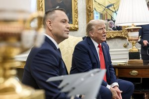 Po skandalo Baltuosiuose rūmuose – D. Trumpo pertraukto lenkų žurnalisto reakcija