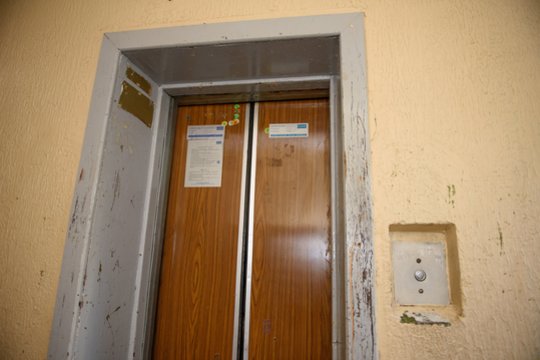 Vokietijoje išgelbėtas vyras, keturias dienas praleidęs sugedusiame lifte