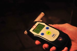 Girtas prie vairo Klaipėdos rajone įkliuvo Gargždų ugniagesys