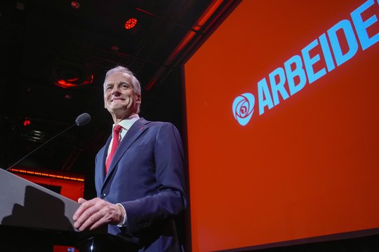 Norvegijos premjero kairiųjų blokas laimėjo rinkimus, išaugo palaikymas populistams