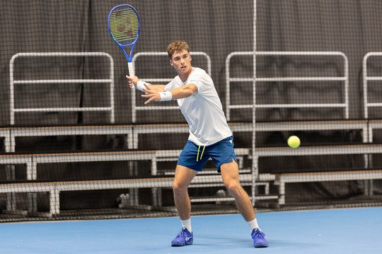 Lietuvos tenisininkai pradėjo pasirengimą Daviso taurės dvikovai, kapitonas ragina nenuvertinti varžovų