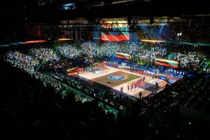 Rygoje nusimato žalia sirgalių jūra – tribūnose laukiama Lietuvos dominavimo