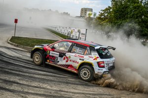 Elektrėnuose – kvapą gniaužiantis Giedriaus Notkaus ir Daliaus Strižano pasirodymas miesto greičio ruože