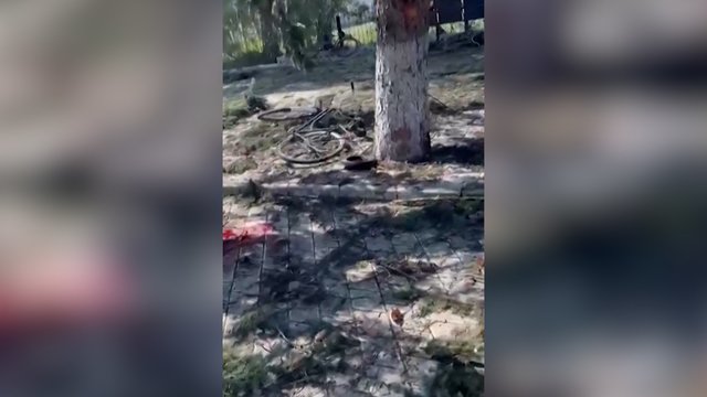 Šokiruojantys vaizdai iš Donecko: rusai smogė tiesiai į pensijų laukusius senjorus