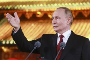 Tarp D. Trumpo derybų ir V. Putino atakų – ryšys: atskleidė, ką bando parodyti Rusija