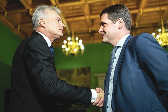 R. Žemaitaičio spaudimas – ne tik socialdemokratams, bet ir G. Nausėdai: turi versiją, ko siekia