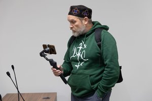 Incidentas teisme: L. Ragelskis pastūmė apsaugos darbuotoją