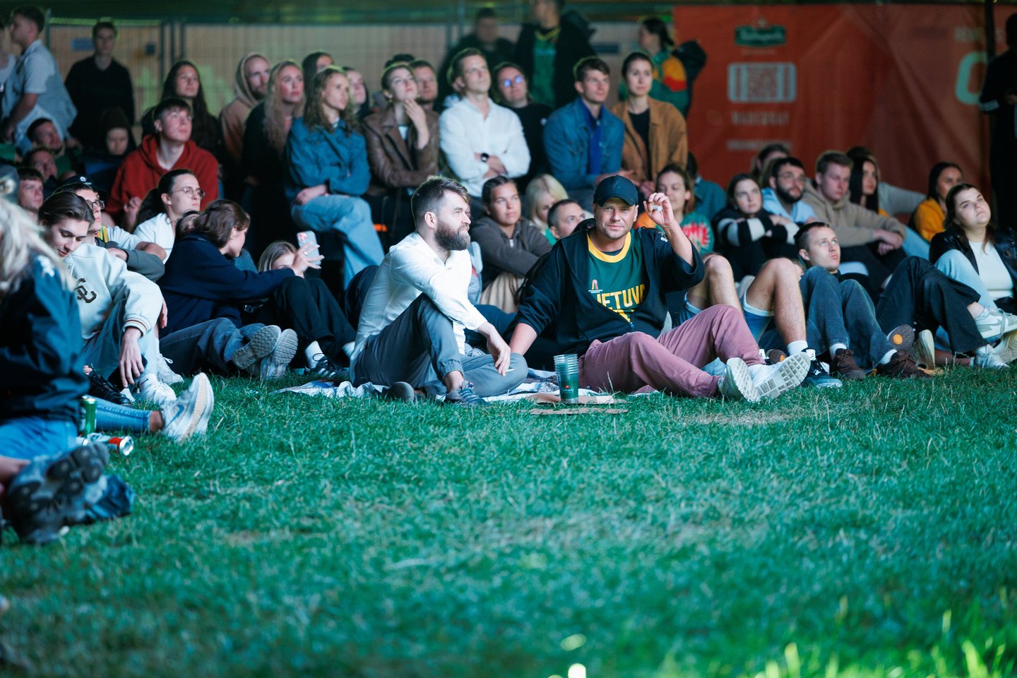 Vilnius sirgo už Lietuvą: prie Baaltojo tilto – ištikimiausių sirgalių jūra<br>T.Bauro nuotr.