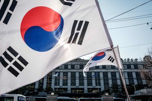 Pietų Korėja pasiuntė lėktuvą parvežti iš JAV sulaikytų darbininkų